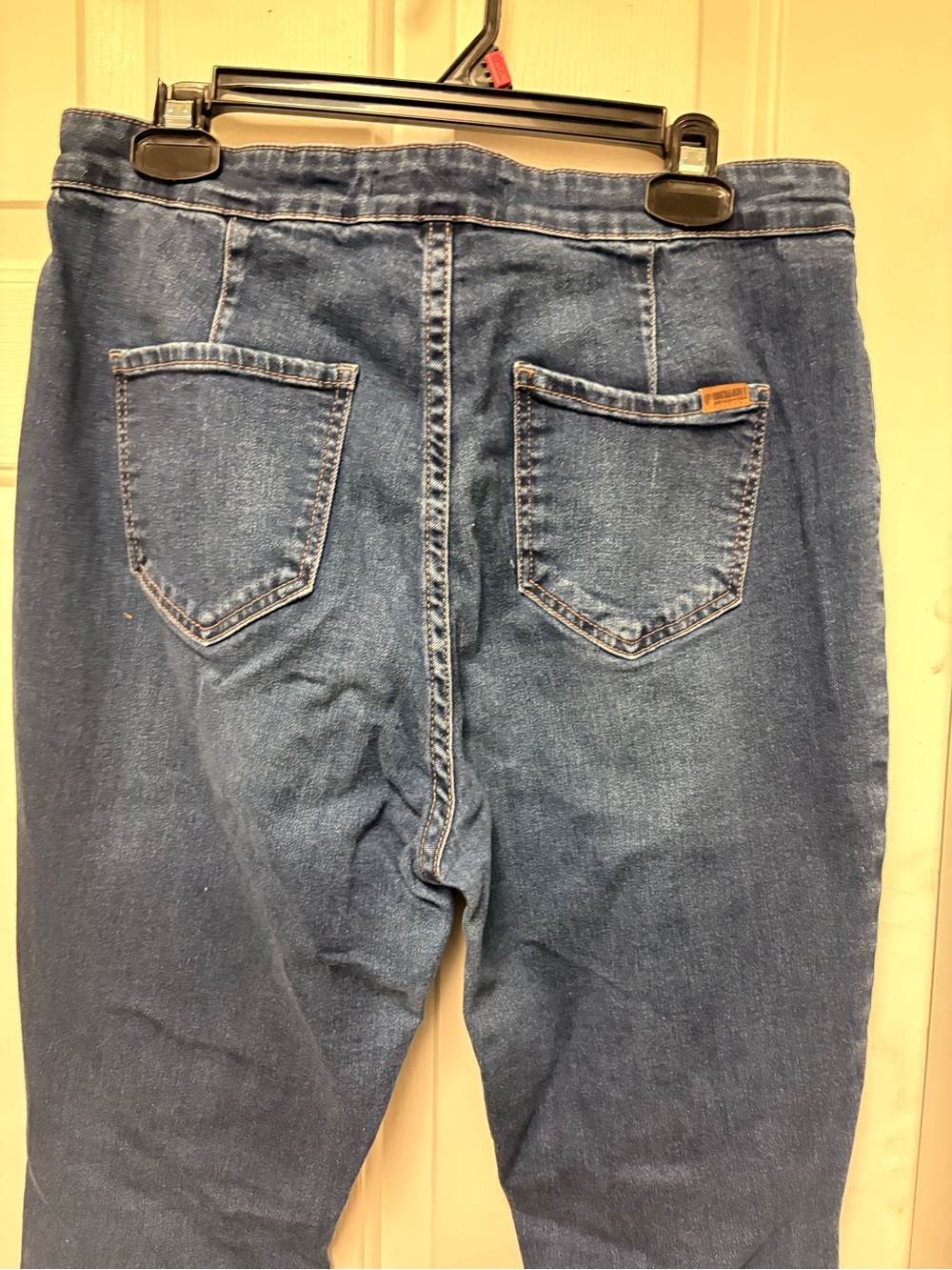 High-Rise Women's Denim Jeans in Medium Blue